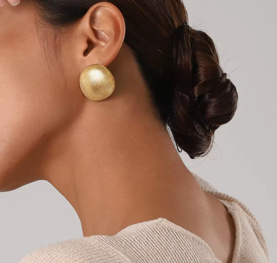 Trendy Earrings Round Shape